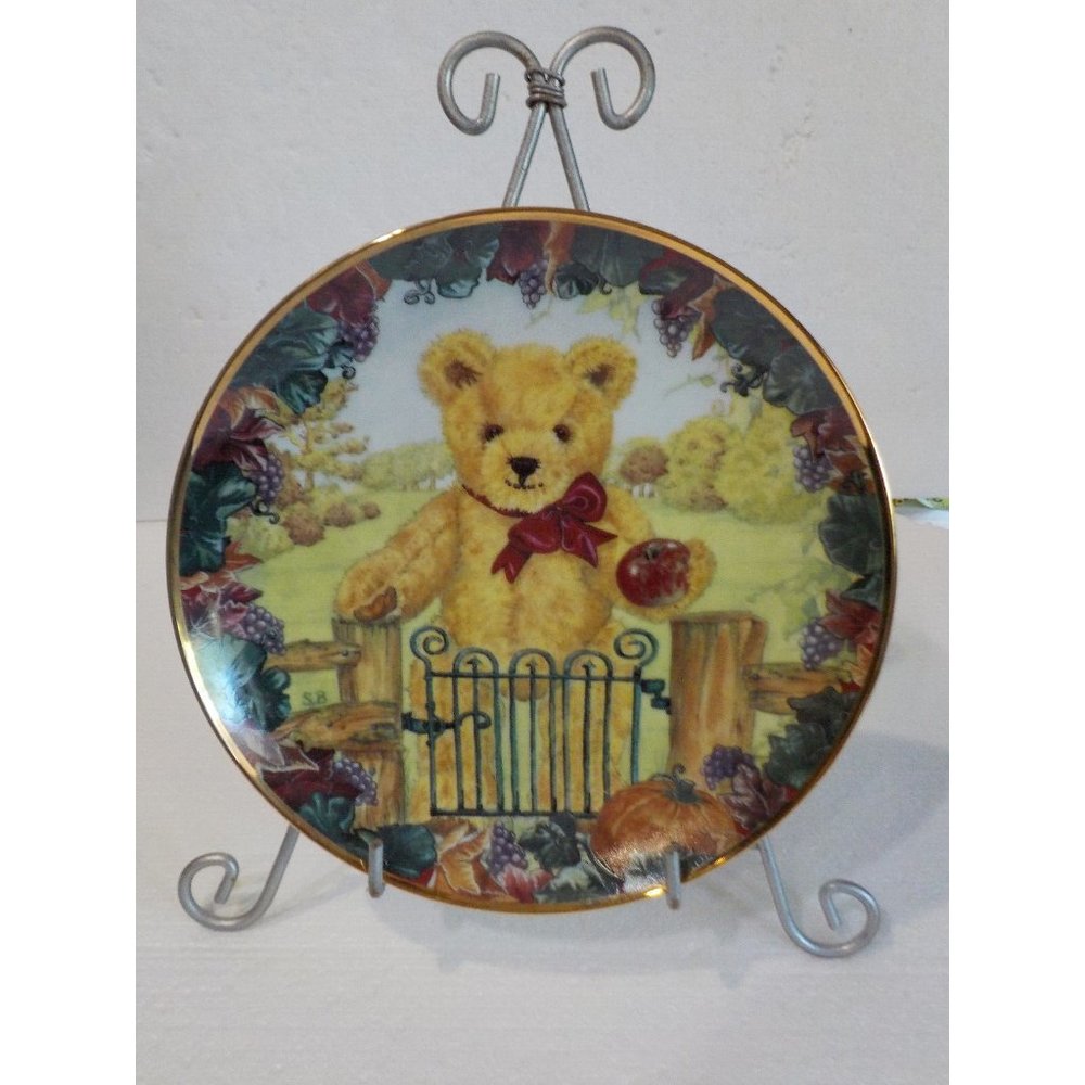 Teddy's First Harvest Porcelain Plate by Sarah Bengry Franklin Mint Edit LA6394